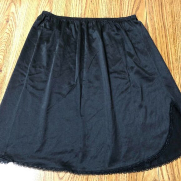 UsedBlack Liquid Satin Half Slip Size M Slit USA Tricot Nylon